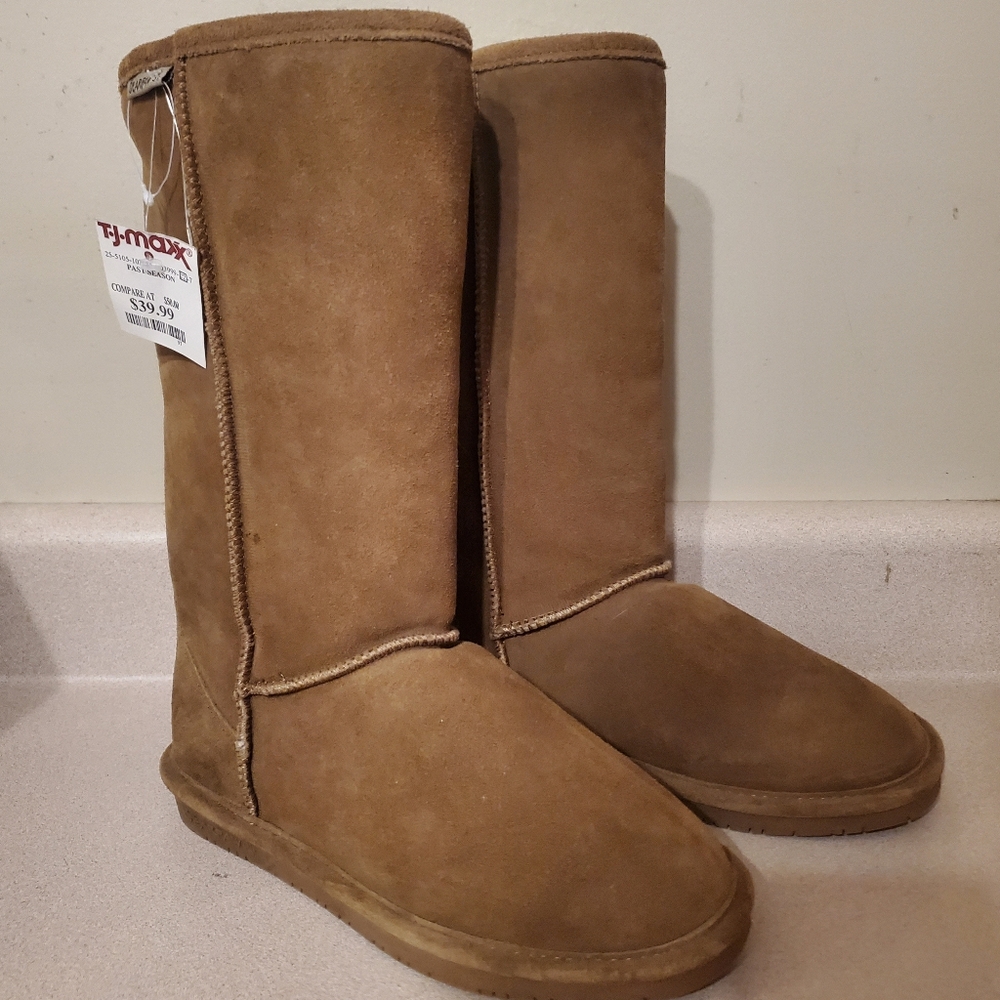 Brown Suede Bear Paw Boots. SIZE 7